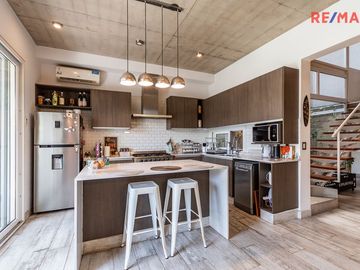 VENTA CASA 5 AMB CON PILETA VILLA DEL PARQUE