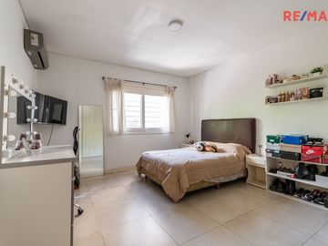 VENTA CASA 5 AMB CON PILETA VILLA DEL PARQUE