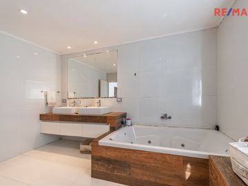 VENTA CASA 5 AMB CON PILETA VILLA DEL PARQUE
