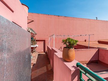 VENTA CASA 5 AMB CON PILETA EN FLORES