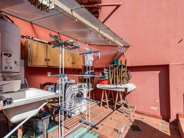 VENTA CASA 5 AMB CON PILETA EN FLORES