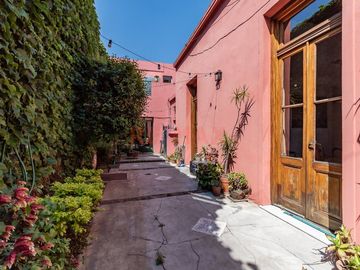 VENTA CASA 5 AMB CON PILETA EN FLORES