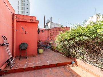 VENTA CASA 5 AMB CON PILETA EN FLORES