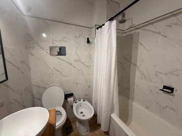 VENTA MONOAMBIENTE RECICLADO Y AMOBLADO 27 MT