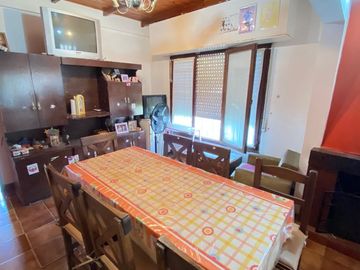 Venta Casa y 2 Departamentos en block, Chapadmalal