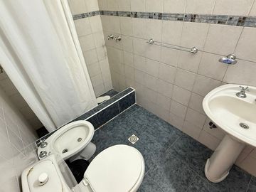 Venta Casa y 2 Departamentos en block, Chapadmalal