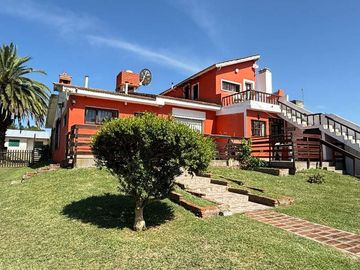 Venta Casa y 2 Departamentos en block, Chapadmalal