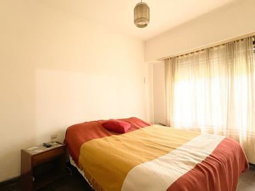 venta casa 4 ambientes + departamento  Los Pinares