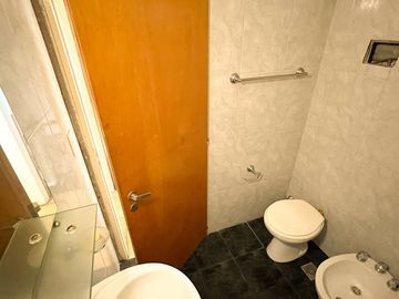 venta casa 4 ambientes + departamento  Los Pinares