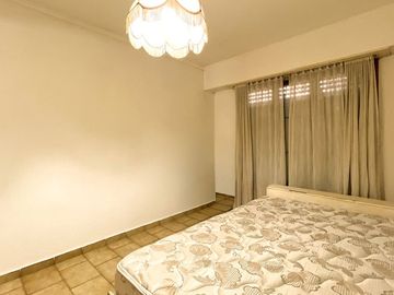venta casa 4 ambientes + departamento  Los Pinares