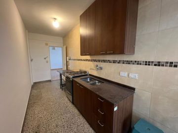 DEPTO 4 AMB EN VENTA CON COCHERA EN FLORES