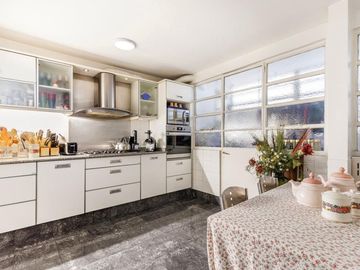 Venta departamento cuatro ambientes en recoleta