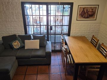 CASA CON JARDIN EN LANUS OESTE