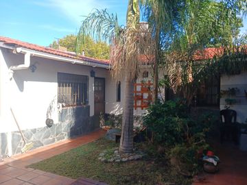 CASA CON JARDIN EN LANUS OESTE