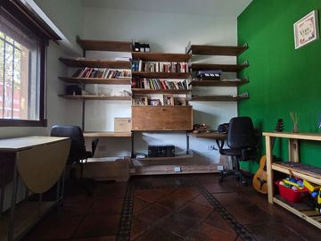 CASA CON JARDIN EN LANUS OESTE
