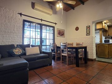 CASA CON JARDIN EN LANUS OESTE