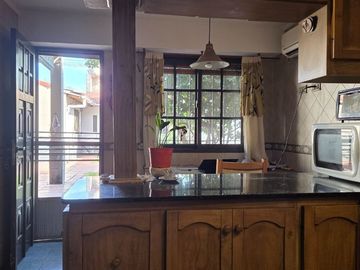 CASA CON JARDIN EN LANUS OESTE