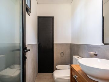 VENTA CASA 5 AMBIENTES BARRIO PIONEROS PINAMAR