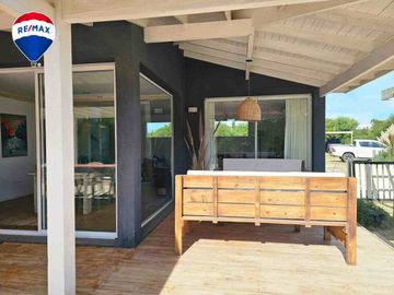 CASA VENTA COSTA ESMERALDA 5 AMBIENTES