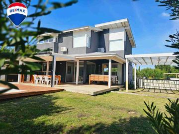 CASA VENTA COSTA ESMERALDA 5 AMBIENTES