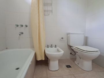 VENTA DEPARTAMENTO 2 DORMITORIOS, COCHERA/BAULERA