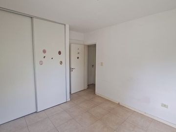 VENTA DEPARTAMENTO 2 DORMITORIOS, COCHERA/BAULERA