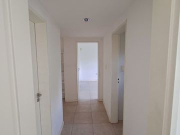 VENTA DEPARTAMENTO 2 DORMITORIOS, COCHERA/BAULERA