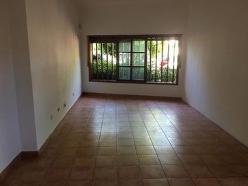 VENTA CASA 4 AMB EN BECCAR CON JARDIN APTO CRÉDITO