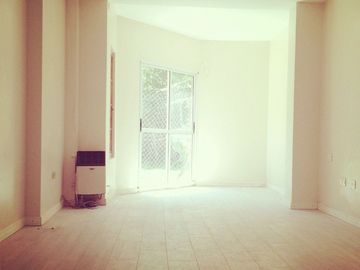 VENTA CASA 4 AMB EN BECCAR CON JARDIN APTO CRÉDITO