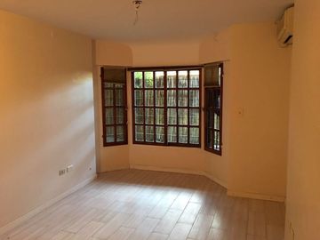 VENTA CASA 4 AMB EN BECCAR CON JARDIN APTO CRÉDITO