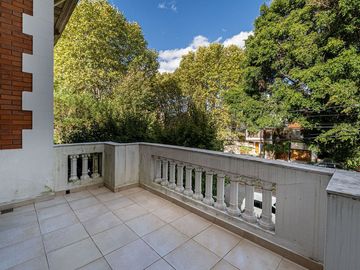 VENTA CASA EN DEVOTO CON PISCINA GARAGE Y QUINCHO