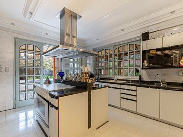 VENTA CASA EN DEVOTO CON PISCINA GARAGE Y QUINCHO