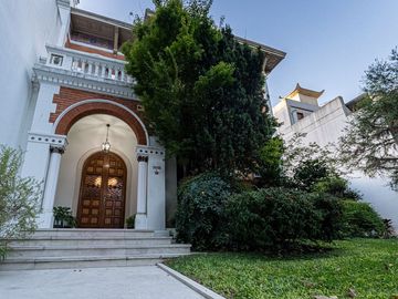 VENTA CASA EN DEVOTO CON PISCINA GARAGE Y QUINCHO