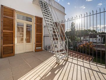 VENTA CASA EN DEVOTO CON PISCINA GARAGE Y QUINCHO