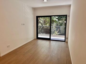 VENTA DEPARTAMENTO 2 AMB CON BALCON CHACARITA