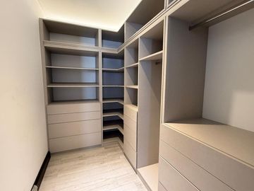 CASA 6 AMBIENTES EN ALQUILER SAINT THOMAS OESTE