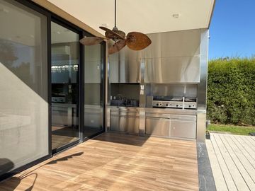 CASA 6 AMBIENTES EN ALQUILER SAINT THOMAS OESTE