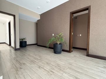 CASA 6 AMBIENTES EN ALQUILER SAINT THOMAS OESTE