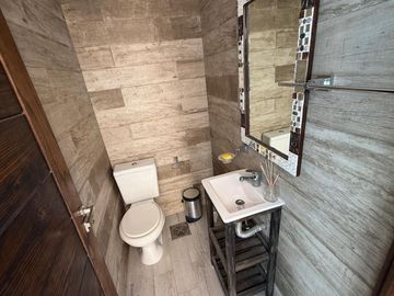 CASA 6 AMBIENTES EN ALQUILER SAINT THOMAS OESTE