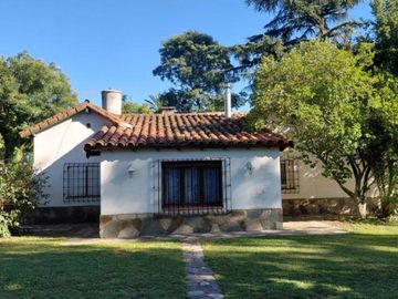 Quinta 6 lotes, 2 casas de 3/4 ambientes c/pileta