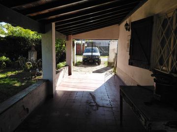 Quinta 6 lotes, 2 casas de 3/4 ambientes c/pileta
