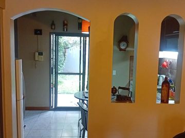 VENTA IMPECABLE DUPLEX 3 AMB. EN ARCOS DEL OESTE