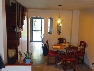 VENTA IMPECABLE DUPLEX 3 AMB. EN ARCOS DEL OESTE