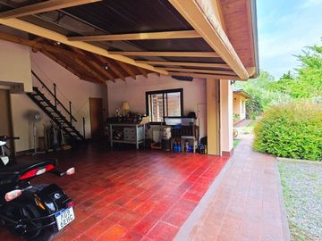 VENTA CASA EN CHACRAS DE OPEN DOOR PILETA GALPON