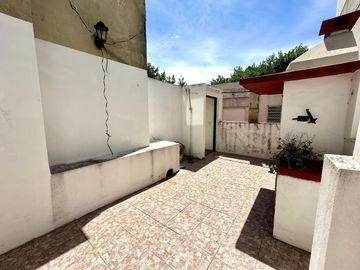 VENTA PH DOS AMBIENTES - PLANTA BAJA - LUMINOSO