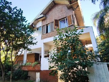 Venta Casa con Parque 5 ambientes Villa Luzuriaga