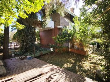 Venta Casa con Parque 5 ambientes Villa Luzuriaga