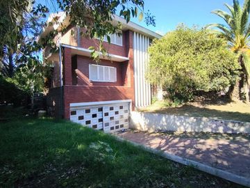 Venta Casa con Parque 5 ambientes Villa Luzuriaga