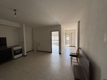 VENTA DEPTO 2 AMB AMPLIO - LINIERS-