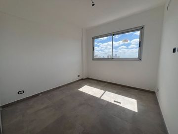 VENTA DEPTO 2 AMB CON BALCON Y COCHERA - CASEROS